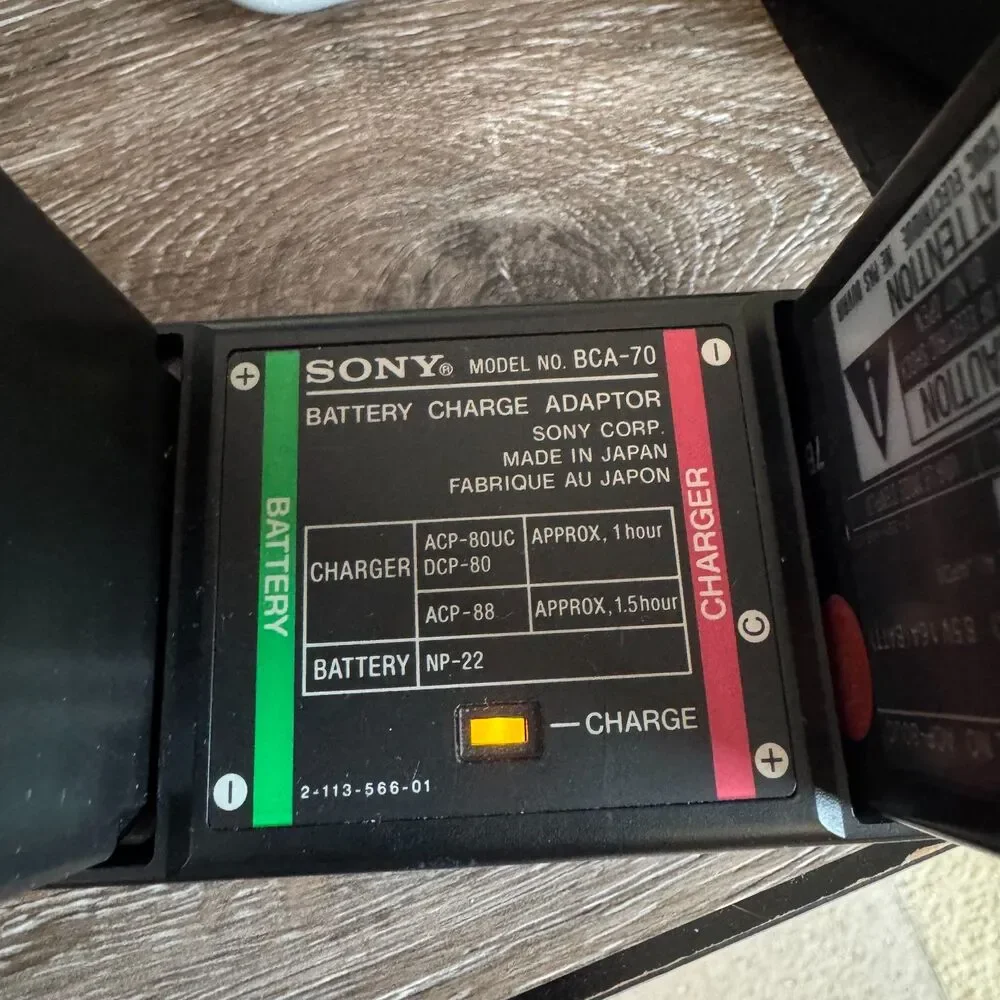 Vintage Sony CCD-V110 Video8 PRO Camcorder Kit For PartsRepair/Battery/Chargers